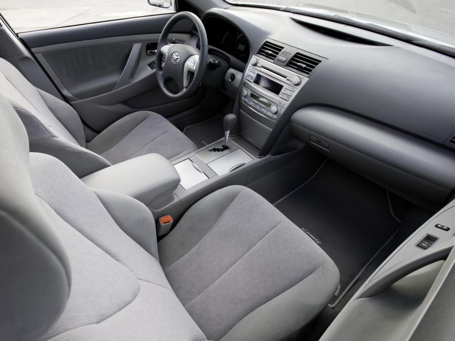 Интерьер Toyota Camry Hybrid 2009 года  (NA) (фото 17 из 26)